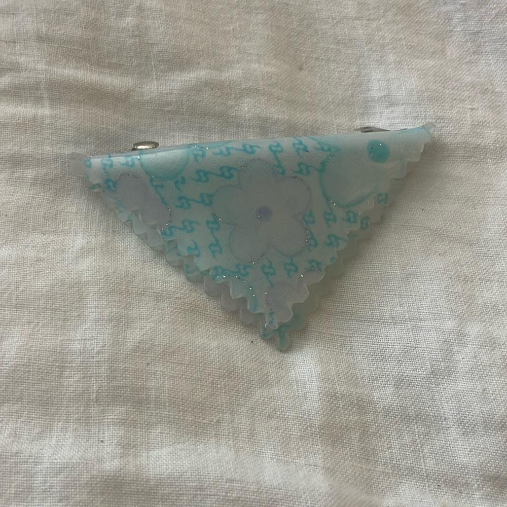 90’s inspired hair clip
